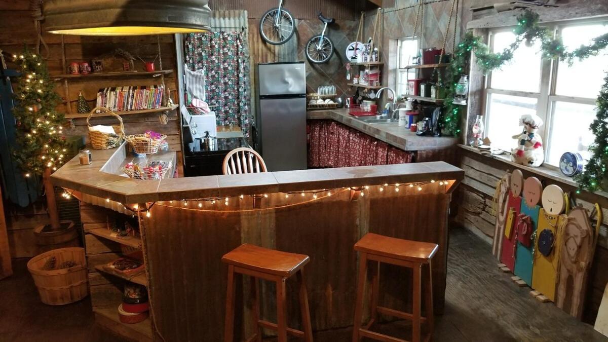 Rural Life On A Real Christmas Tree Farm! Hallmark Experience! Ozark Exterior photo