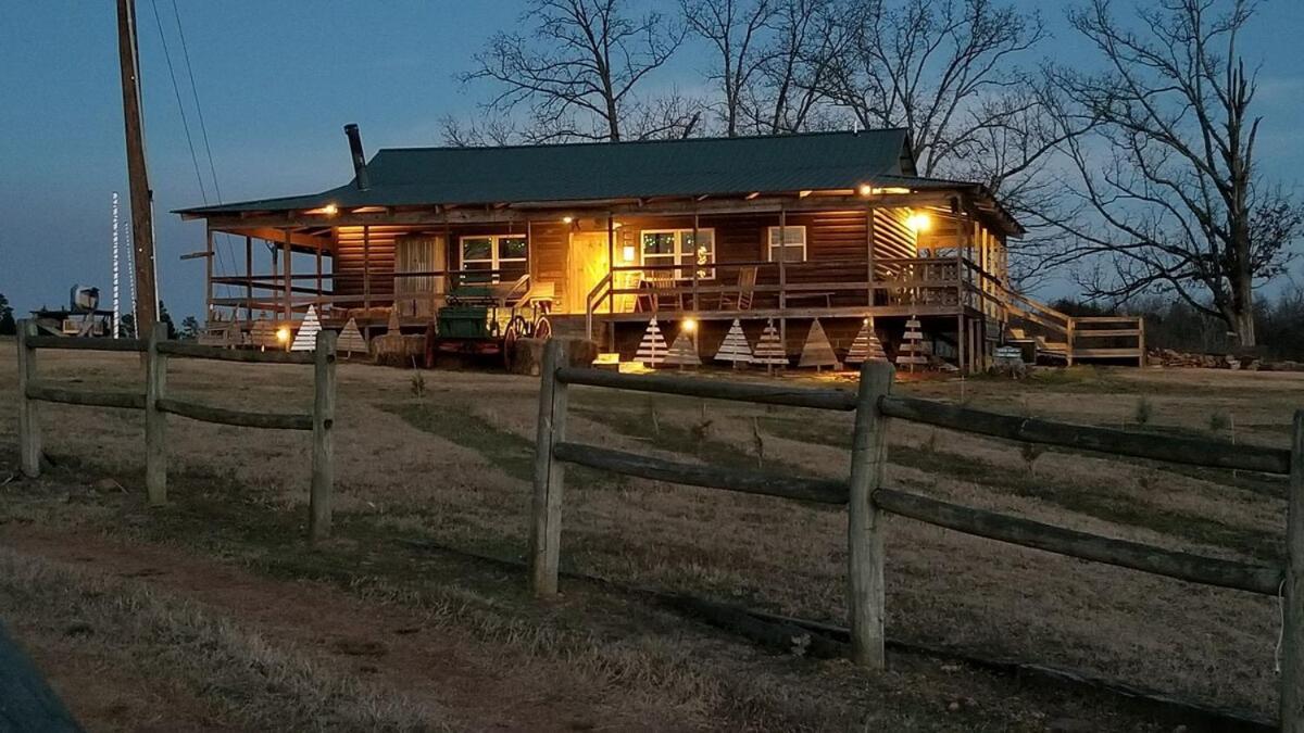 Rural Life On A Real Christmas Tree Farm! Hallmark Experience! Ozark Exterior photo