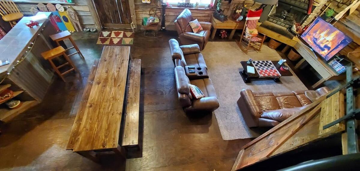 Rural Life On A Real Christmas Tree Farm! Hallmark Experience! Ozark Exterior photo