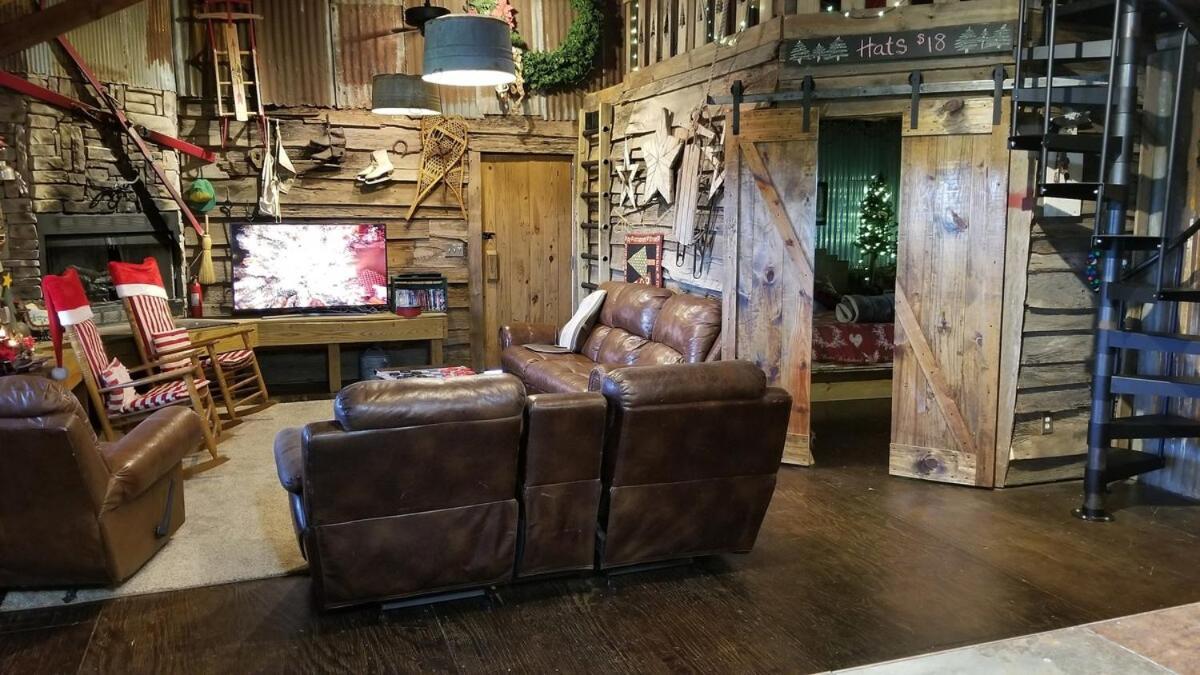Rural Life On A Real Christmas Tree Farm! Hallmark Experience! Ozark Exterior photo